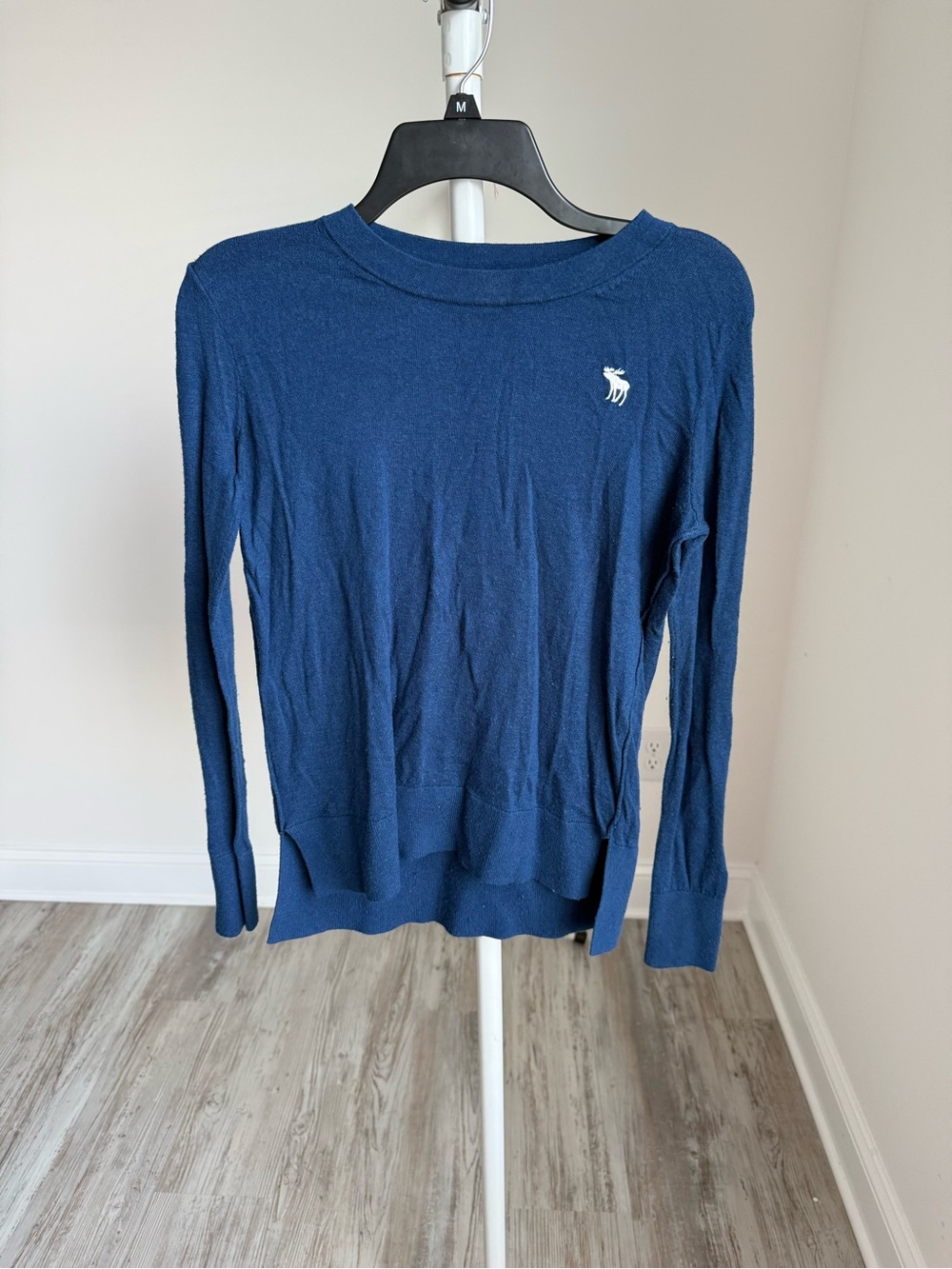 Abercrombie & Fitch Navy Blue Long Sleeve Crewneck Sweater